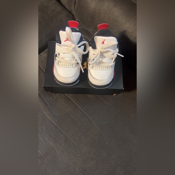 Jordan Retro 4 - Picture 3 of 4